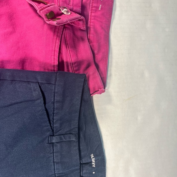 2 pairs Old Navy Pixie Pants Size 6 - Picture 2 of 5